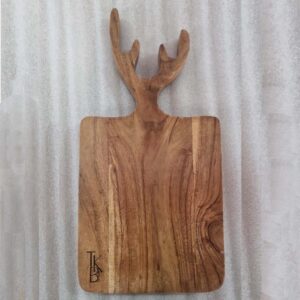 Reindeer cheese boards made of mango wood